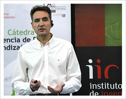 Alberto González
